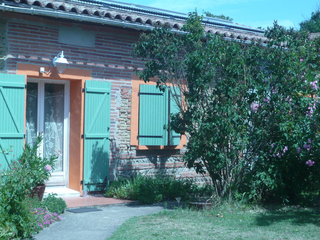 Le Soubiran Acomodação com café da manhã Berat Exterior foto